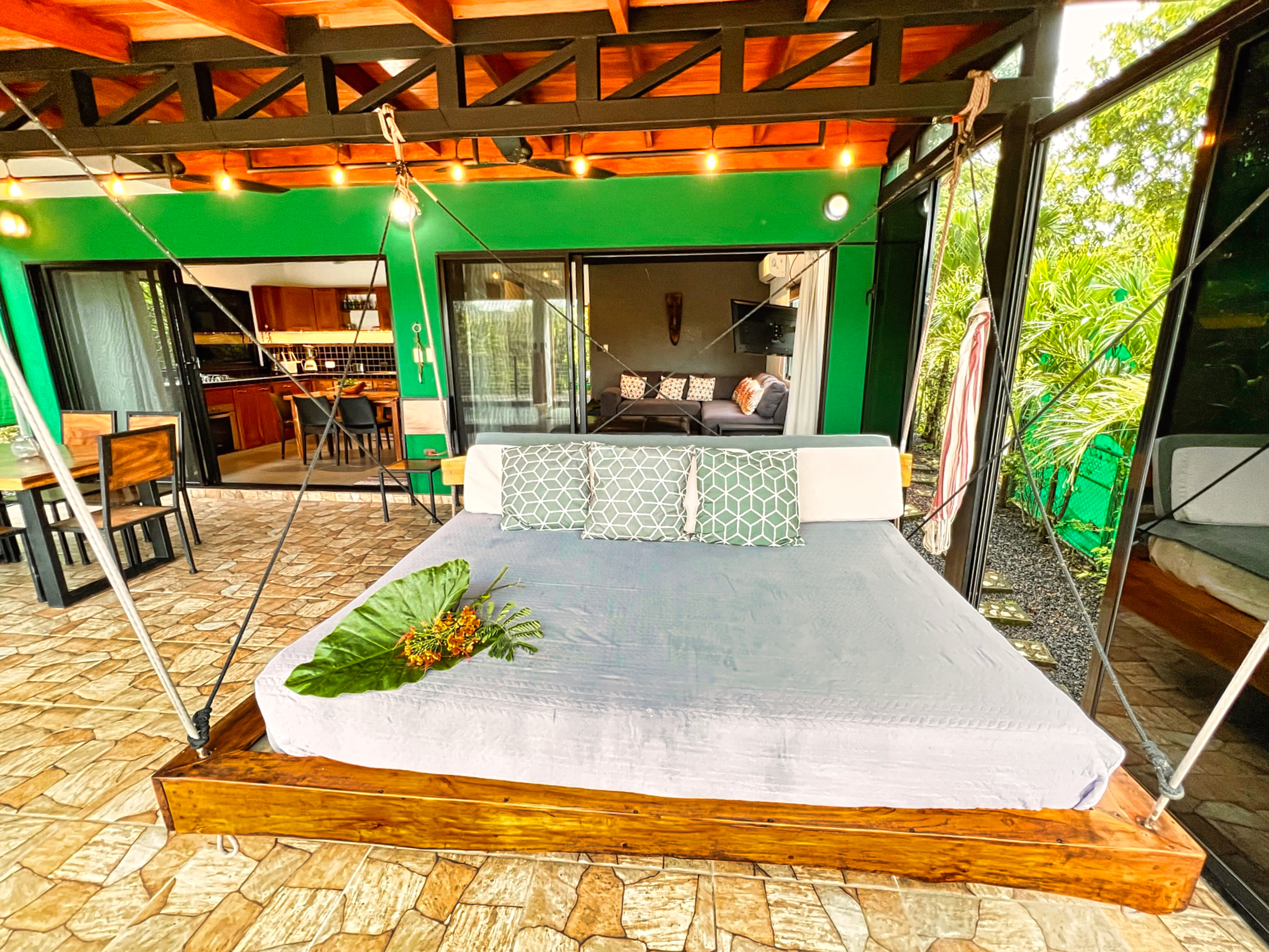 Zona de estar con terraza al aire libre Nosara terraza abierta para vida al aire libre en villa pacific horizon nosara costa rica