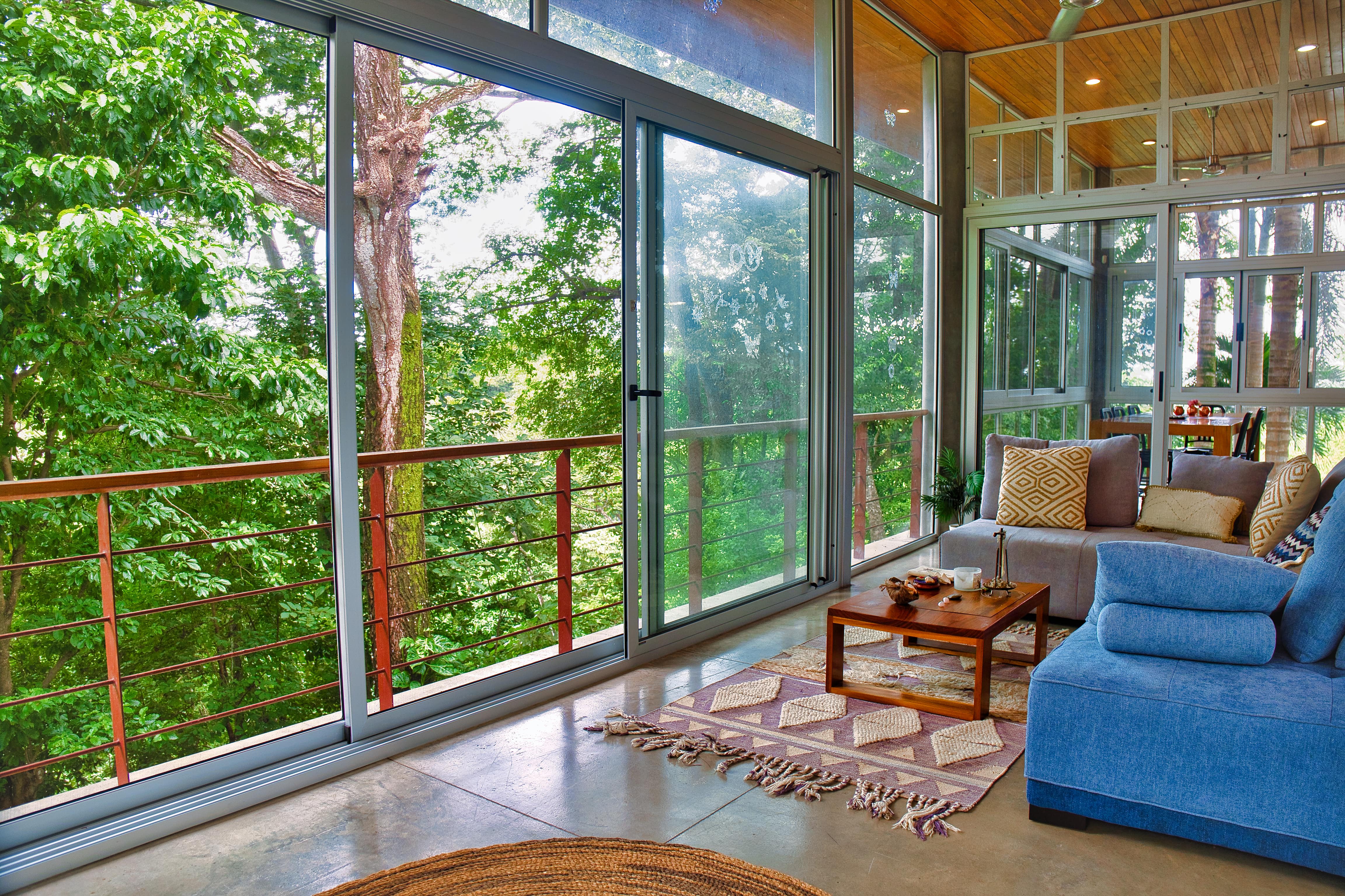 Casa Manifestando Terraza con Vista a la Jungla terraza al aire libre rodeada de selva tropical casa que se manifiesta nosara costa rica